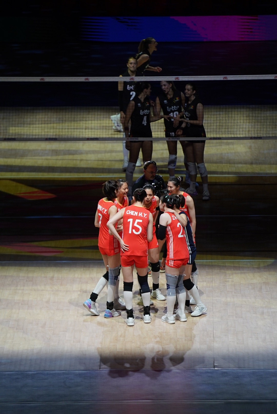 爱游戏tv-精彩比拼！球员们在赛场上展示实力