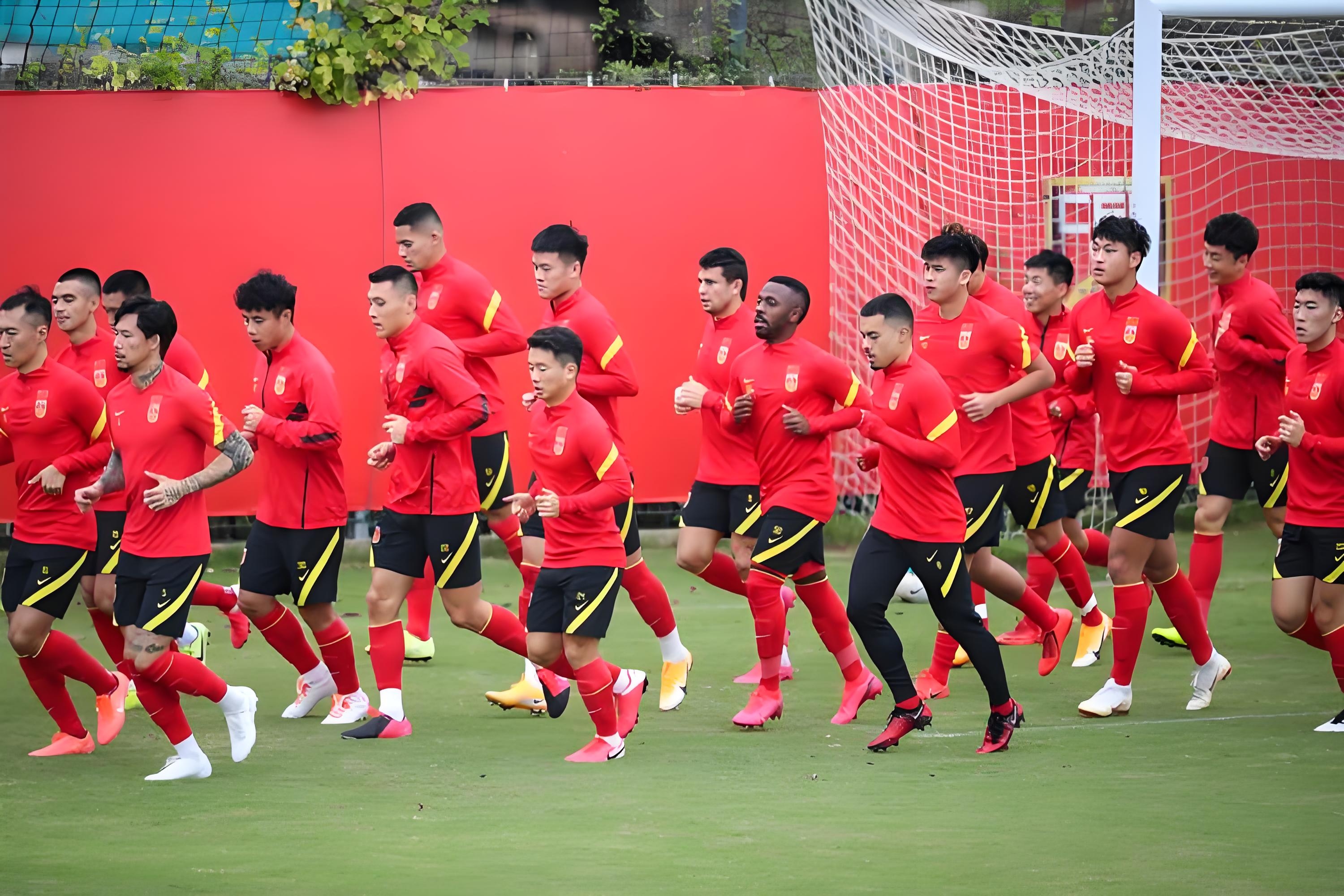 精彩比拼！球员们在赛场上展示实力