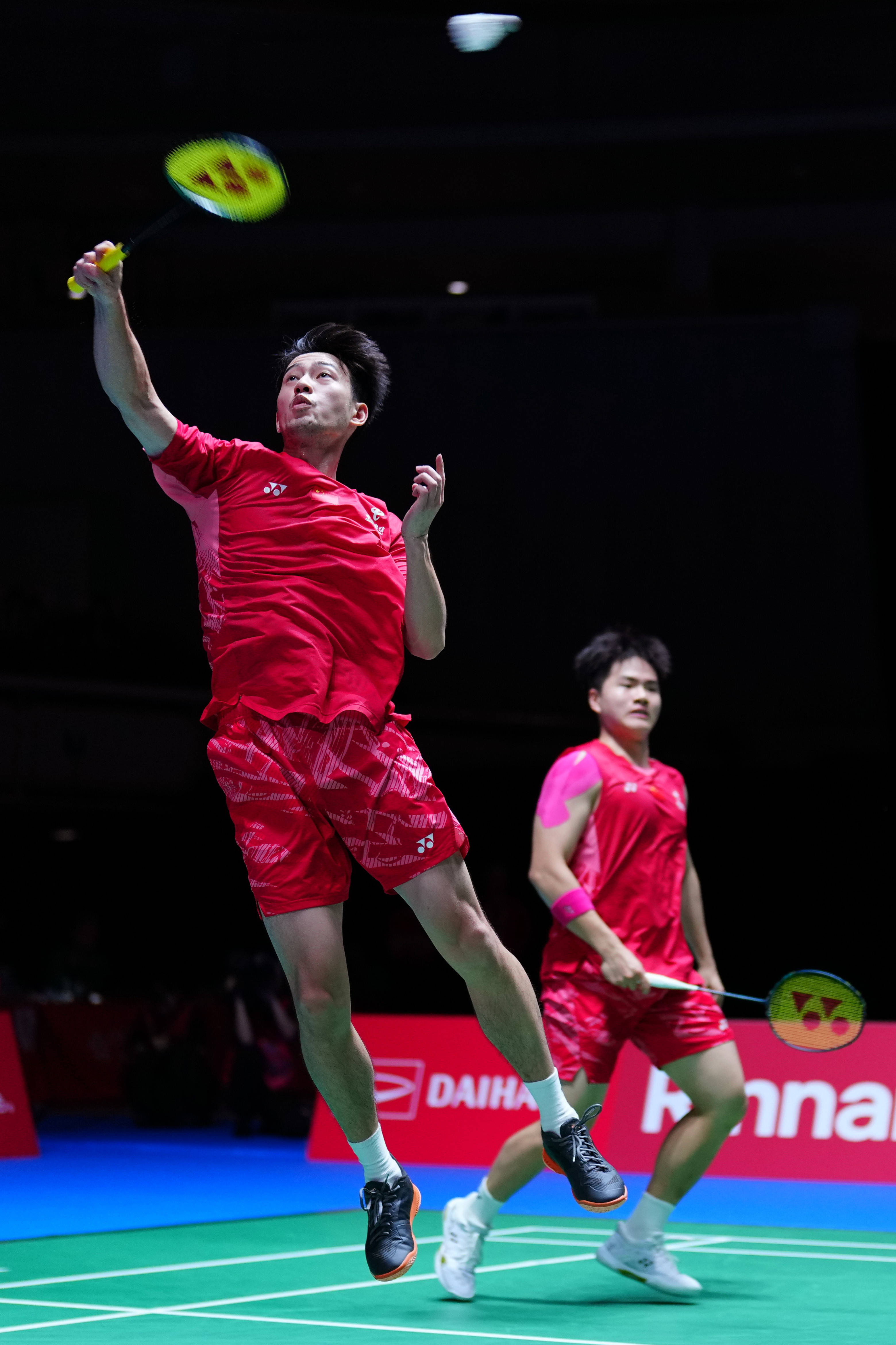 日本队轻取葡萄牙队，梁靖崑点燃赛场