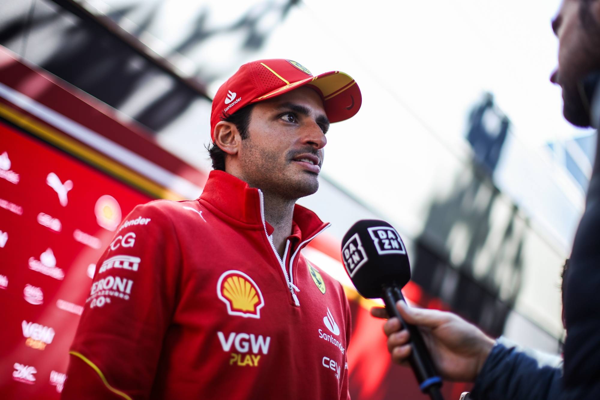 红牛二队碾压哈斯车队，汉密尔顿扛起全队