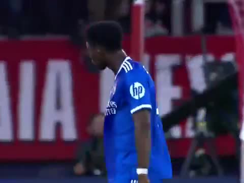 AC米兰逆转切尔西,楚阿梅尼统治全场 AC米兰逆转切尔西,楚阿梅尼统治全场