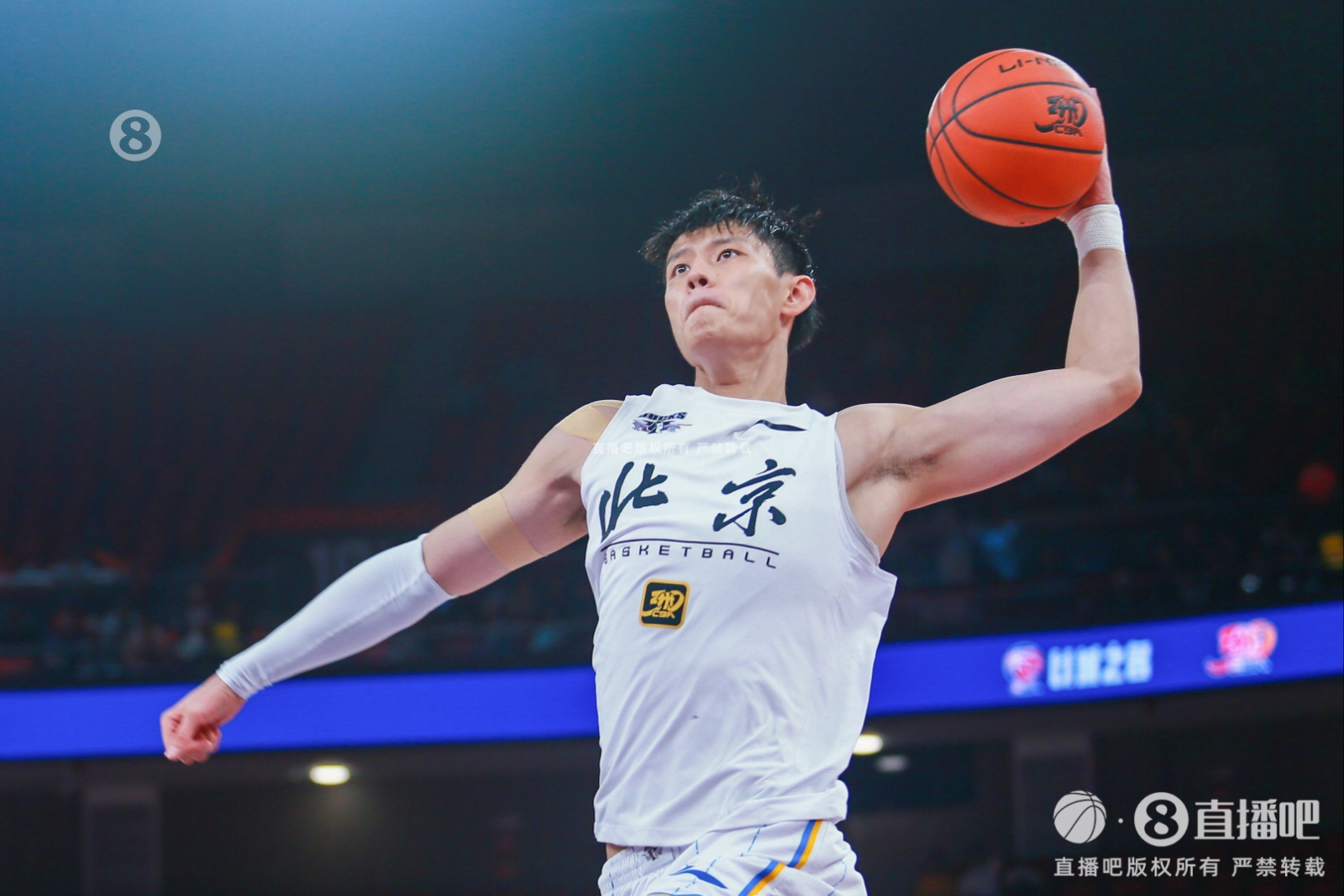 吉林队力克骑士，高诗岩状态火热