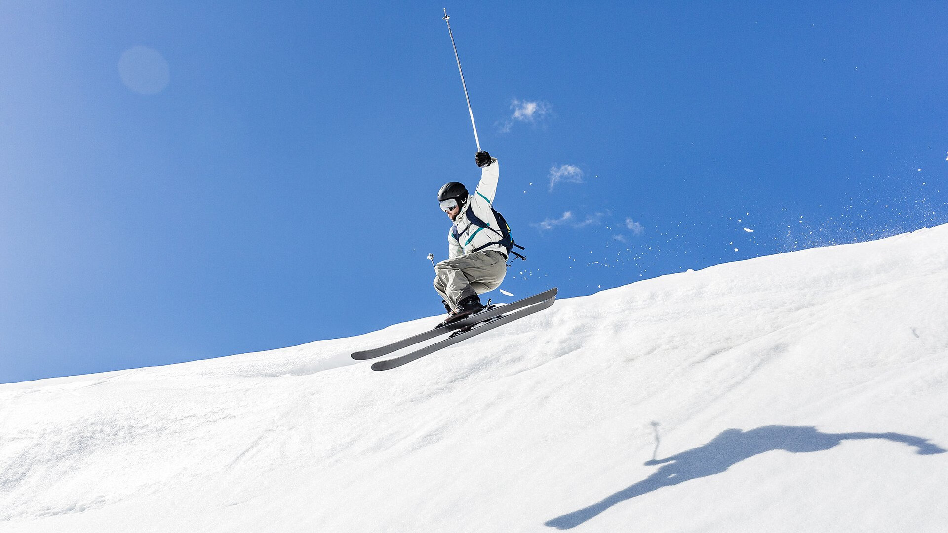 勒克莱尔高光闪耀，梅赛德斯逆境翻盘雷诺车队